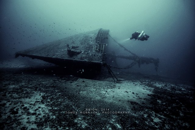 brioni_wreck_1.jpg