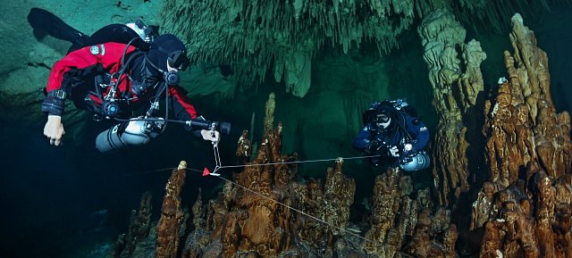 iantd-cave-diver-1.jpg
